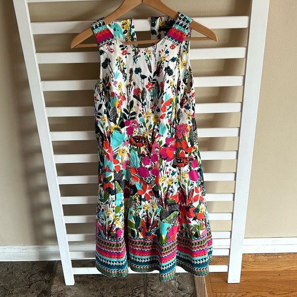 Maggy London Dresses & Skirts - Maggie London Cocktail Dress with Colorful Florals Size 2